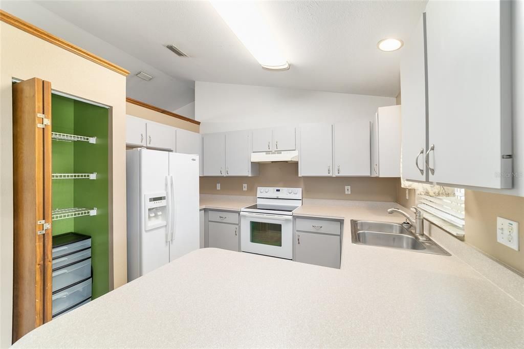 For Sale: $235,000 (3 beds, 2 baths, 1238 Square Feet)