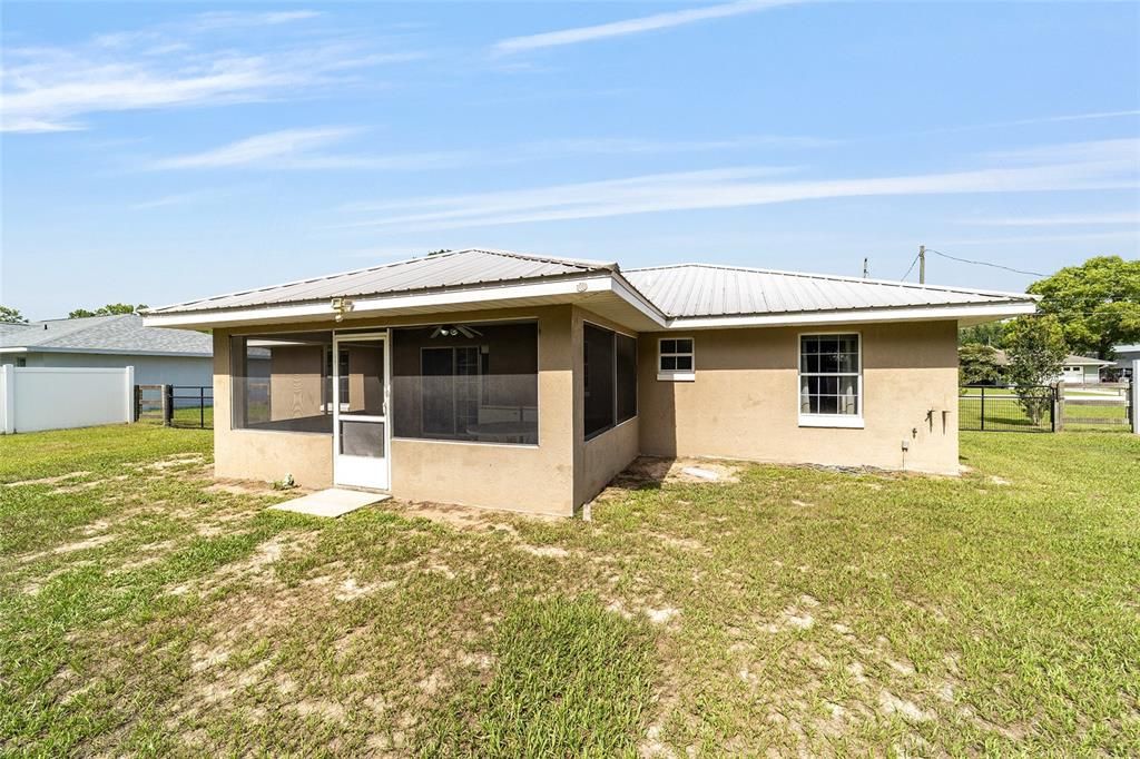 For Sale: $235,000 (3 beds, 2 baths, 1238 Square Feet)