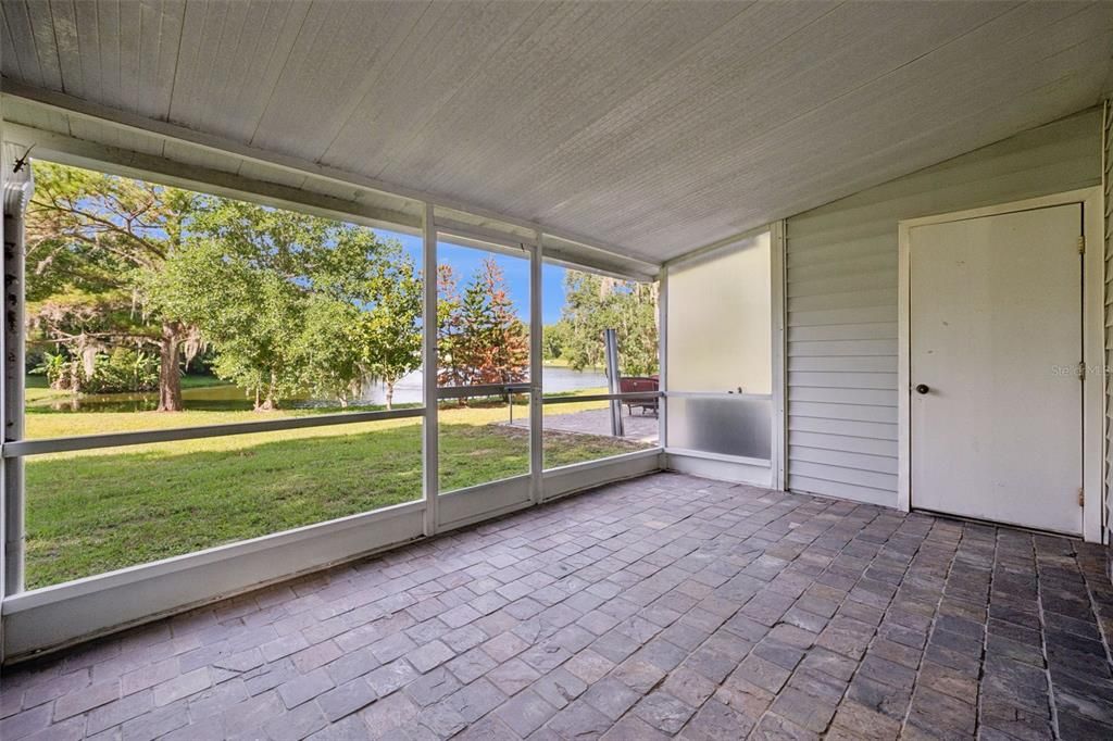 For Sale: $249,000 (2 beds, 1 baths, 1363 Square Feet)