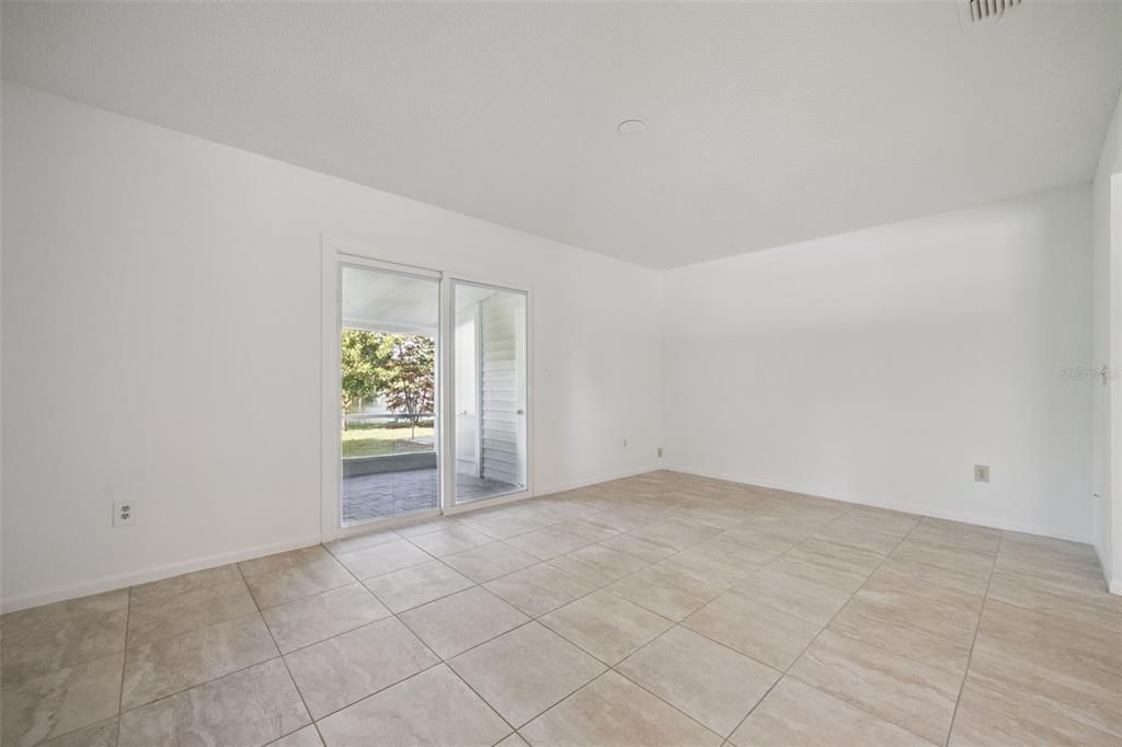 For Sale: $249,000 (2 beds, 1 baths, 1363 Square Feet)
