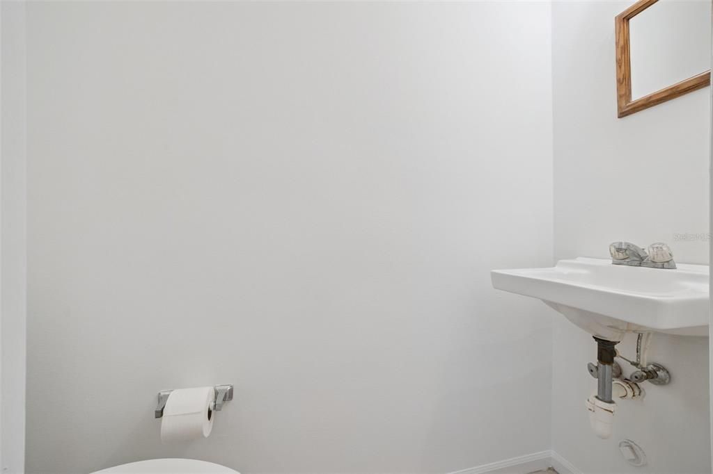 For Sale: $249,000 (2 beds, 1 baths, 1363 Square Feet)