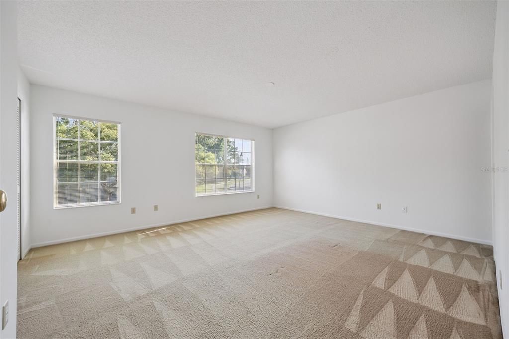 For Sale: $249,000 (2 beds, 1 baths, 1363 Square Feet)