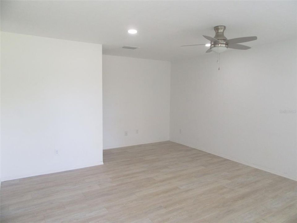 For Rent: $1,750 (3 beds, 2 baths, 1067 Square Feet)