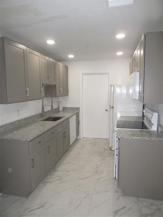 For Rent: $1,750 (3 beds, 2 baths, 1067 Square Feet)