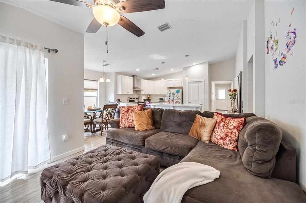 For Sale: $525,000 (6 beds, 0 baths, 2792 Square Feet)