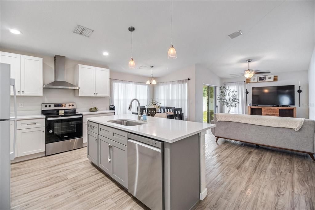 For Sale: $525,000 (6 beds, 0 baths, 2792 Square Feet)