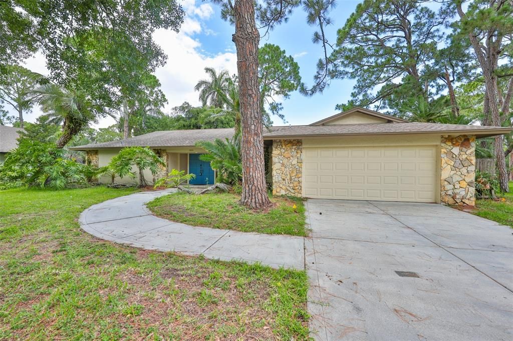 For Rent: $4,250 (3 beds, 2 baths, 2786 Square Feet)