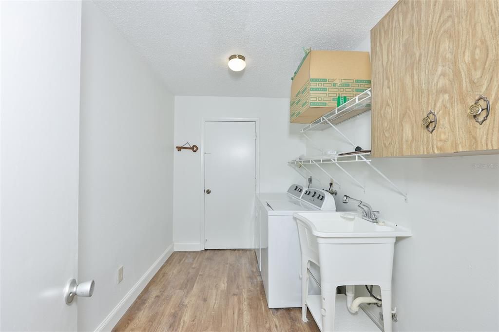 For Rent: $4,250 (3 beds, 2 baths, 2786 Square Feet)