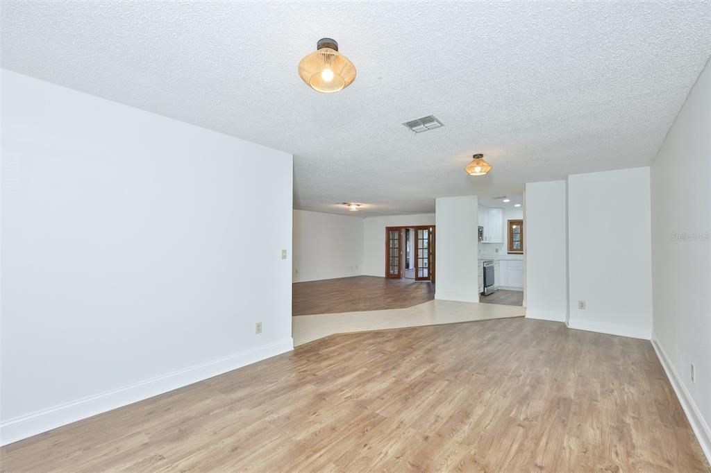 For Rent: $4,250 (3 beds, 2 baths, 2786 Square Feet)
