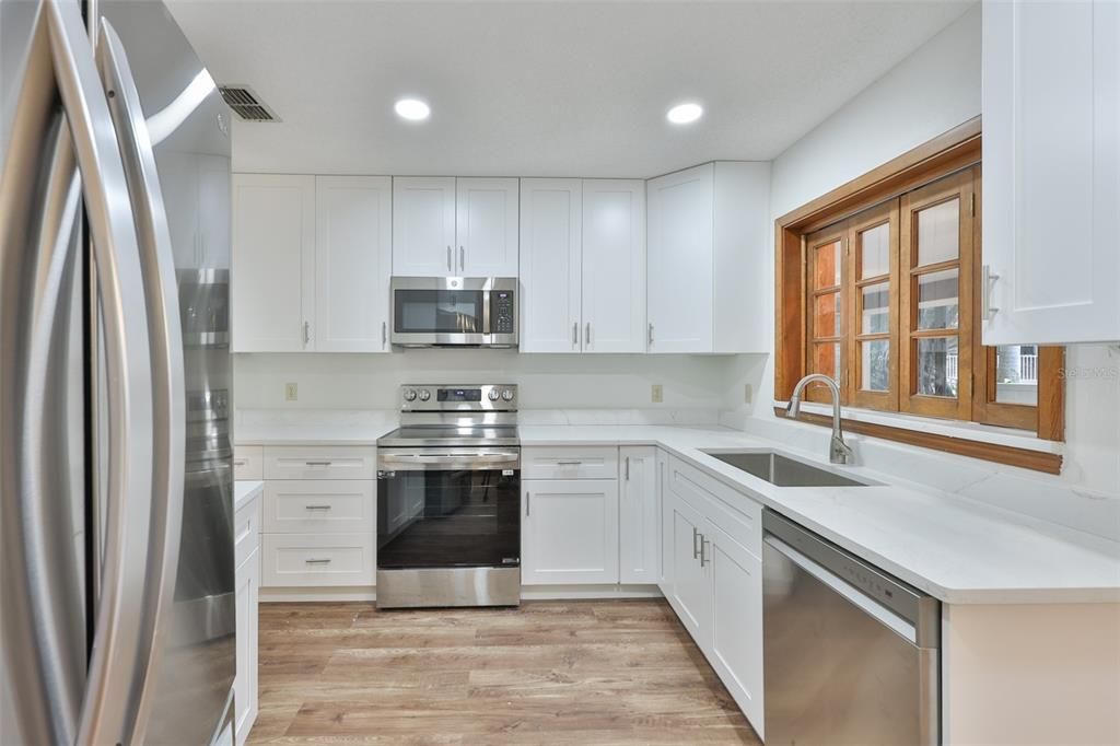 For Rent: $4,250 (3 beds, 2 baths, 2786 Square Feet)