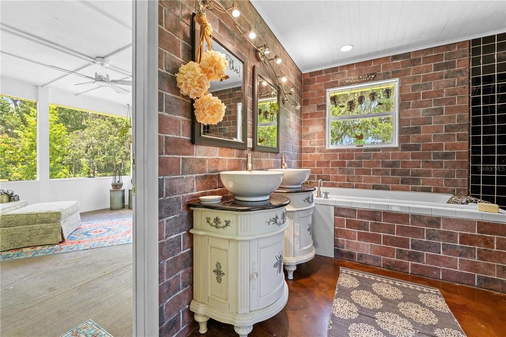 For Sale: $459,000 (2 beds, 2 baths, 1728 Square Feet)