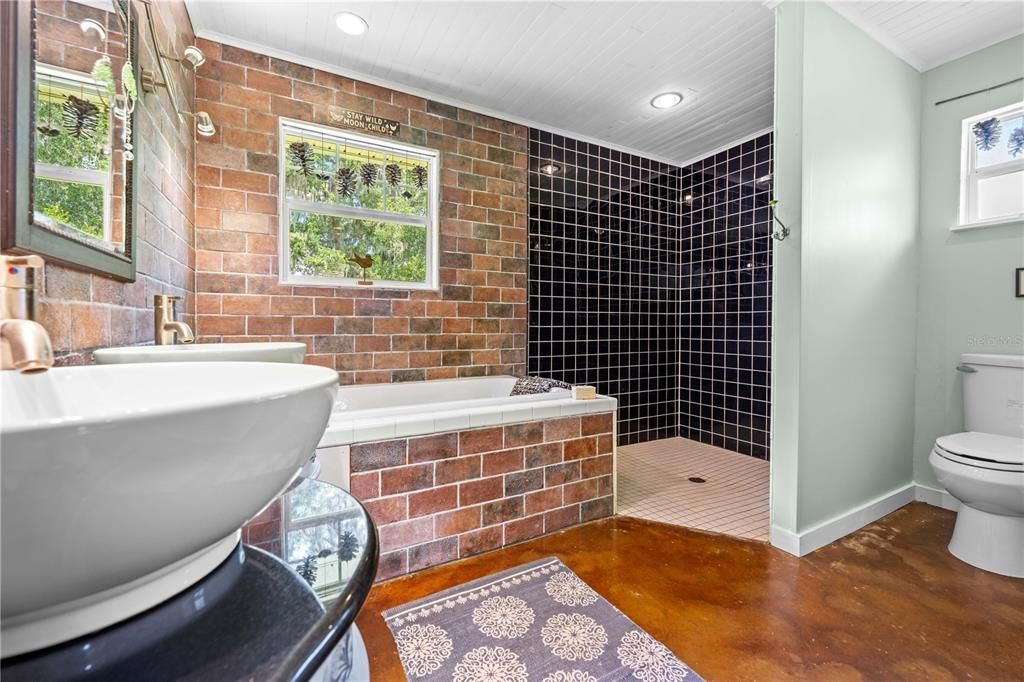 For Sale: $459,000 (2 beds, 2 baths, 1728 Square Feet)