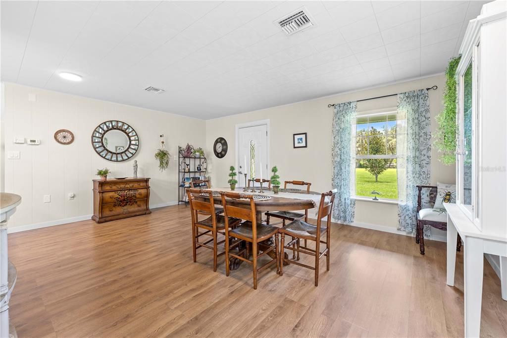 For Sale: $459,000 (2 beds, 2 baths, 1728 Square Feet)
