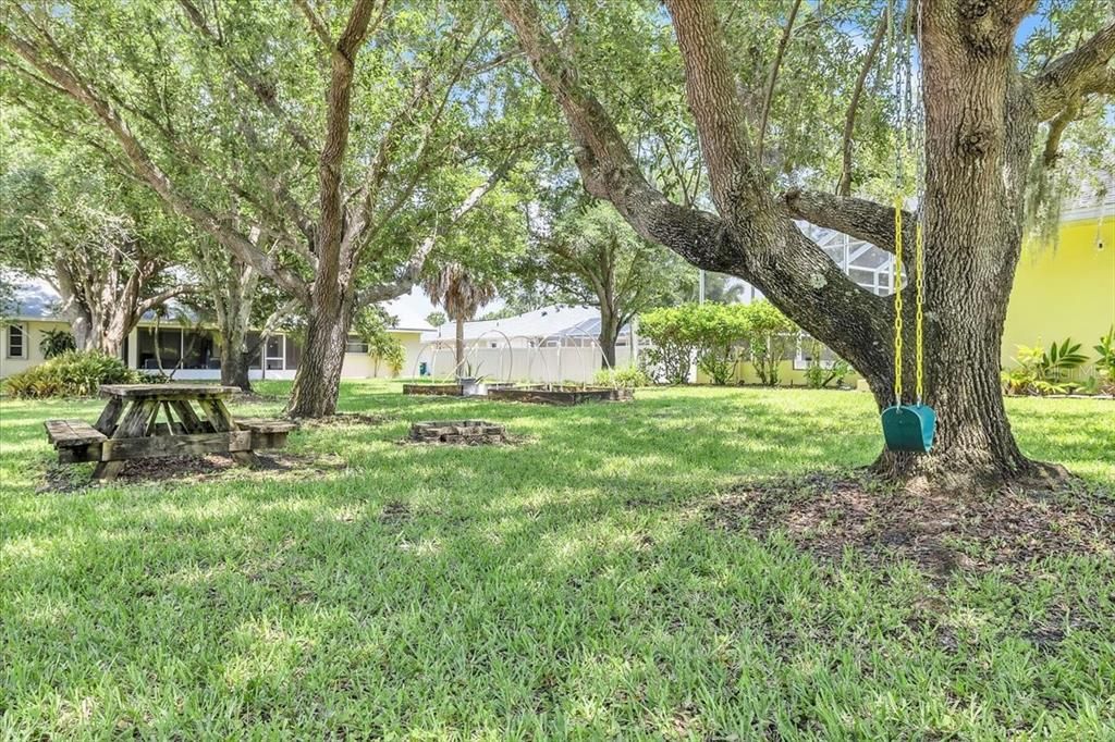 For Sale: $475,000 (4 beds, 2 baths, 2396 Square Feet)