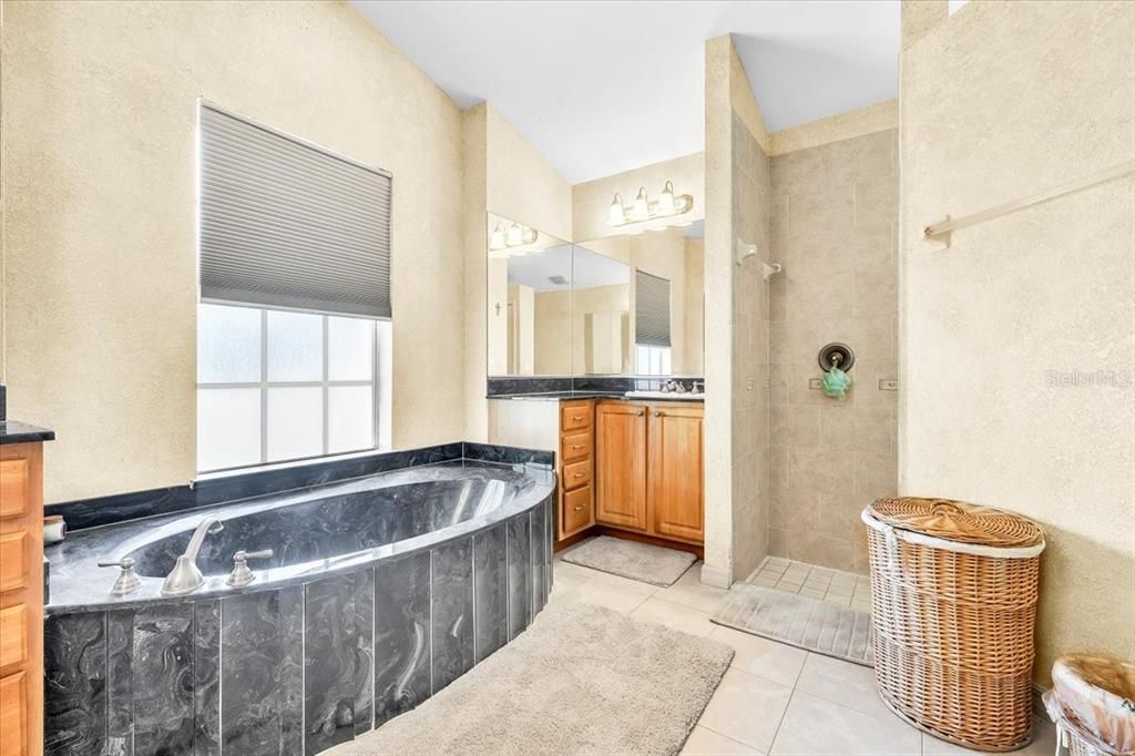 For Sale: $475,000 (4 beds, 2 baths, 2396 Square Feet)