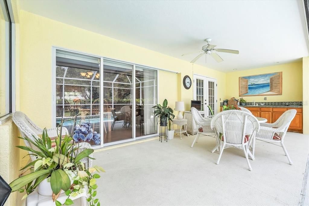 For Sale: $475,000 (4 beds, 2 baths, 2396 Square Feet)
