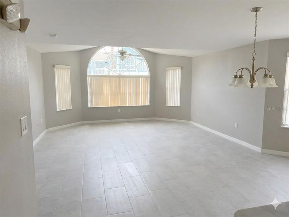 For Rent: $2,000 (4 beds, 3 baths, 1616 Square Feet)
