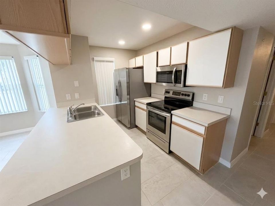 For Rent: $2,000 (4 beds, 3 baths, 1616 Square Feet)