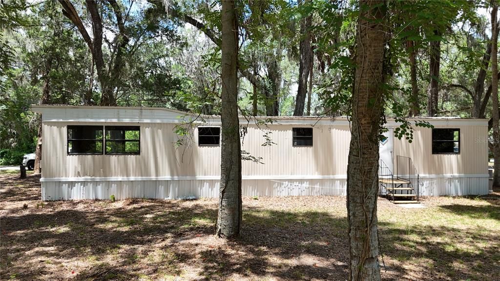 For Sale: $60,000 (3 beds, 1 baths, 672 Square Feet)