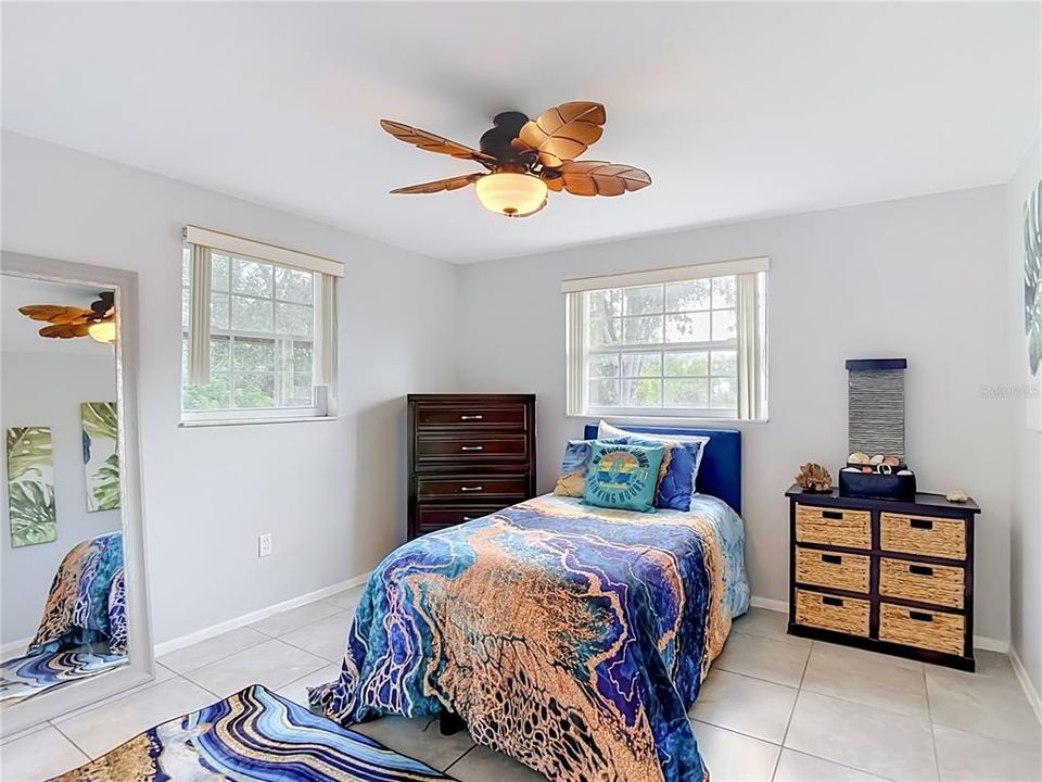 For Sale: $119,000 (2 beds, 2 baths, 888 Square Feet)
