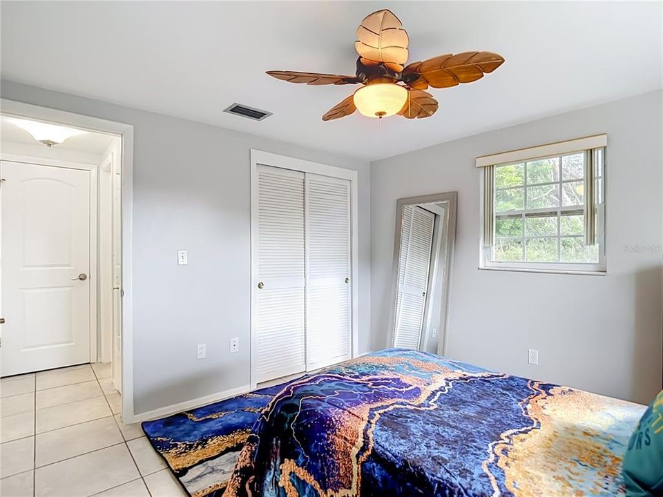 For Sale: $119,000 (2 beds, 2 baths, 888 Square Feet)