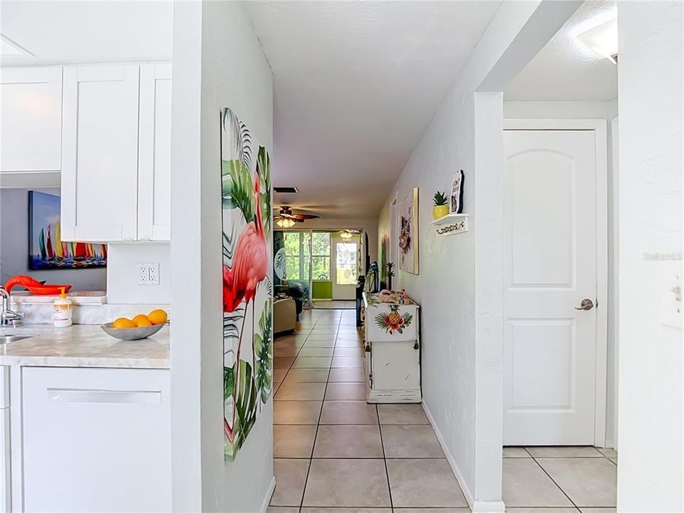 For Sale: $119,000 (2 beds, 2 baths, 888 Square Feet)