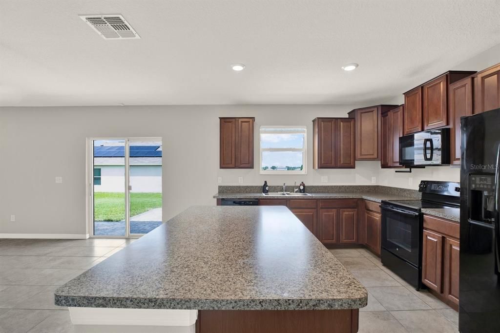 For Sale: $384,900 (4 beds, 2 baths, 2612 Square Feet)