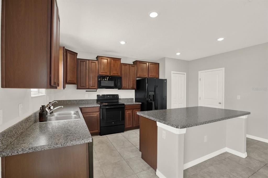 For Sale: $384,900 (4 beds, 2 baths, 2612 Square Feet)