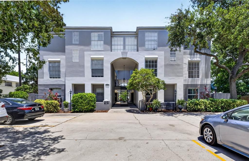 For Rent: $2,795 (2 beds, 2 baths, 1360 Square Feet)