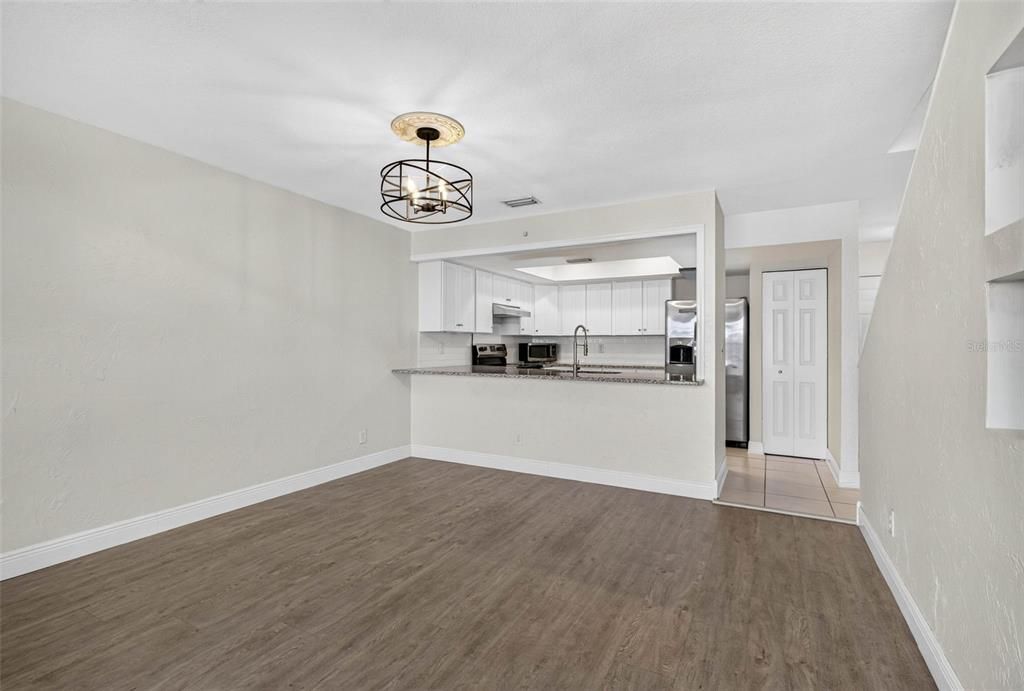 For Rent: $2,795 (2 beds, 2 baths, 1360 Square Feet)