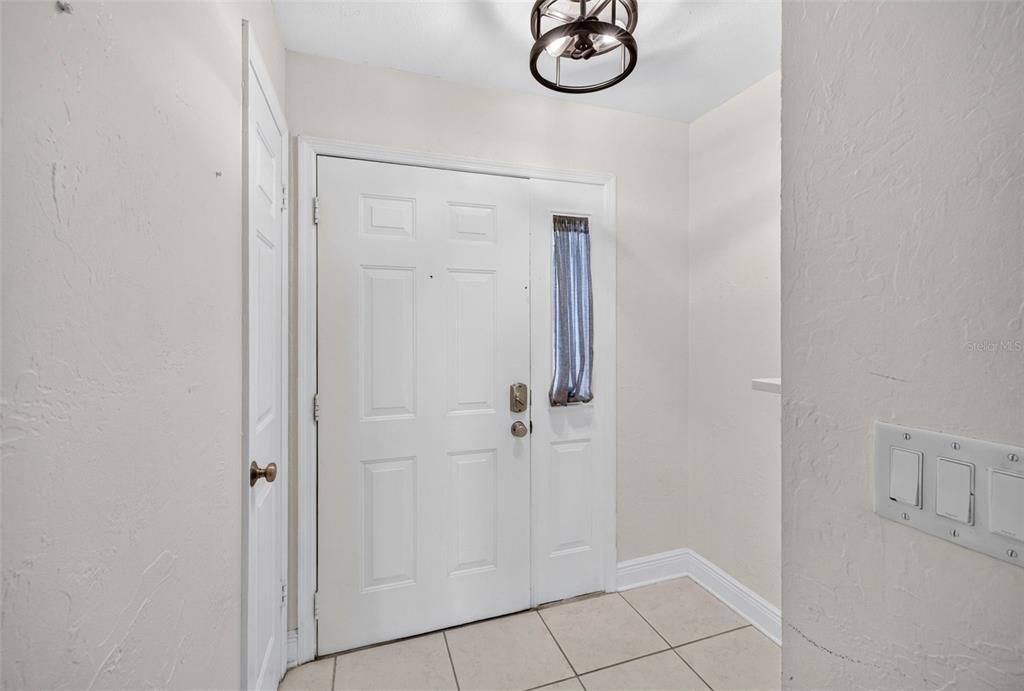 For Rent: $2,795 (2 beds, 2 baths, 1360 Square Feet)