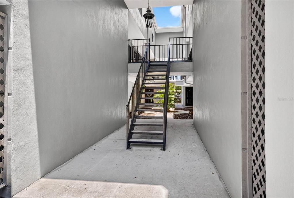 For Rent: $2,795 (2 beds, 2 baths, 1360 Square Feet)