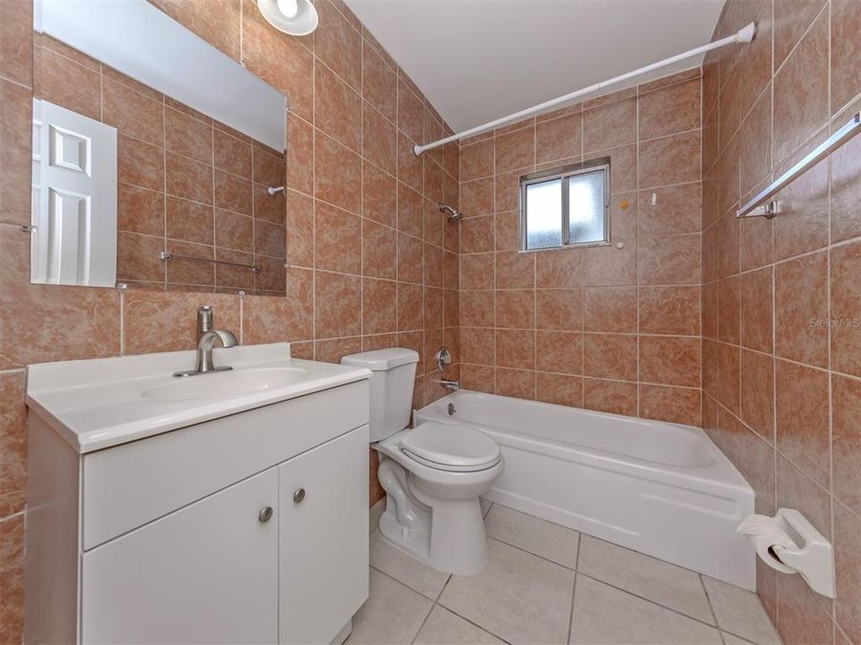 For Sale: $259,900 (3 beds, 2 baths, 1071 Square Feet)