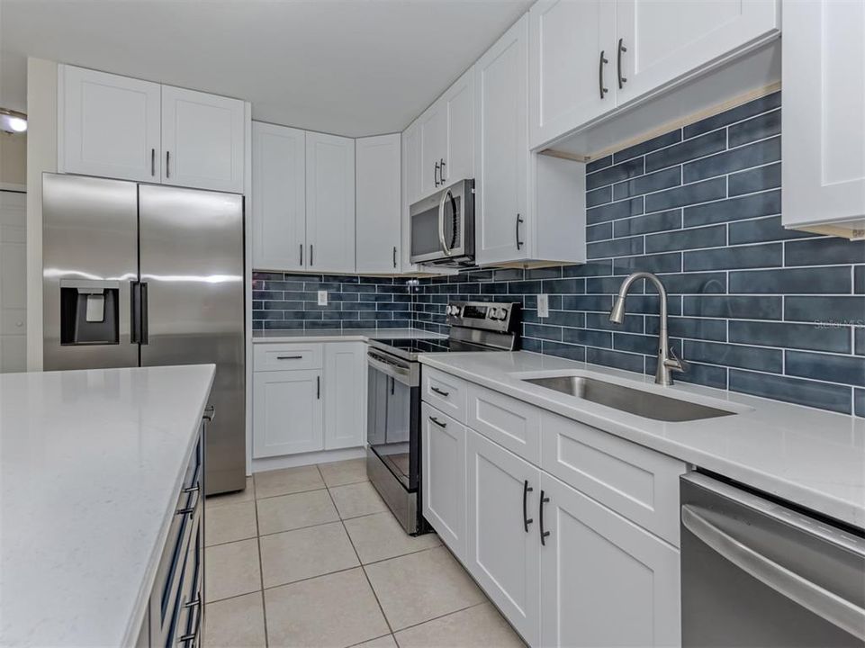 For Sale: $259,900 (3 beds, 2 baths, 1071 Square Feet)