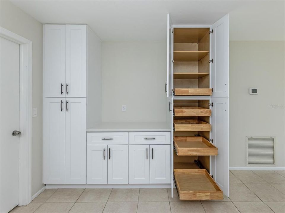 For Sale: $259,900 (3 beds, 2 baths, 1071 Square Feet)