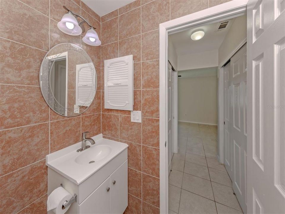 For Sale: $259,900 (3 beds, 2 baths, 1071 Square Feet)
