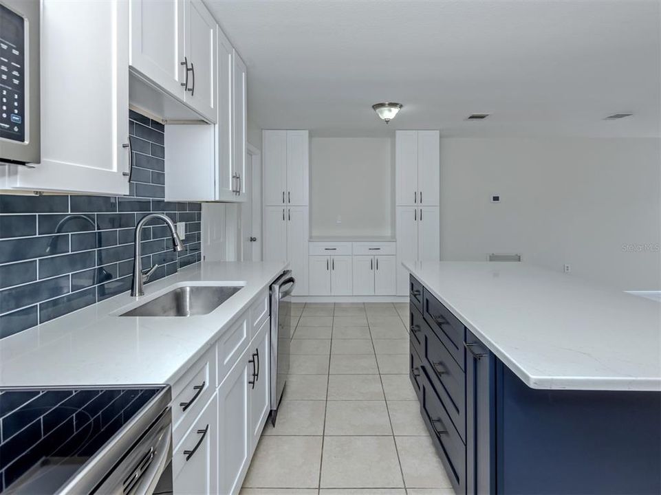 For Sale: $259,900 (3 beds, 2 baths, 1071 Square Feet)
