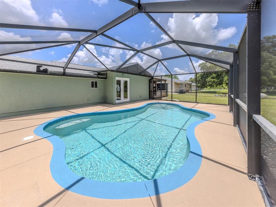 For Sale: $259,900 (3 beds, 2 baths, 1071 Square Feet)