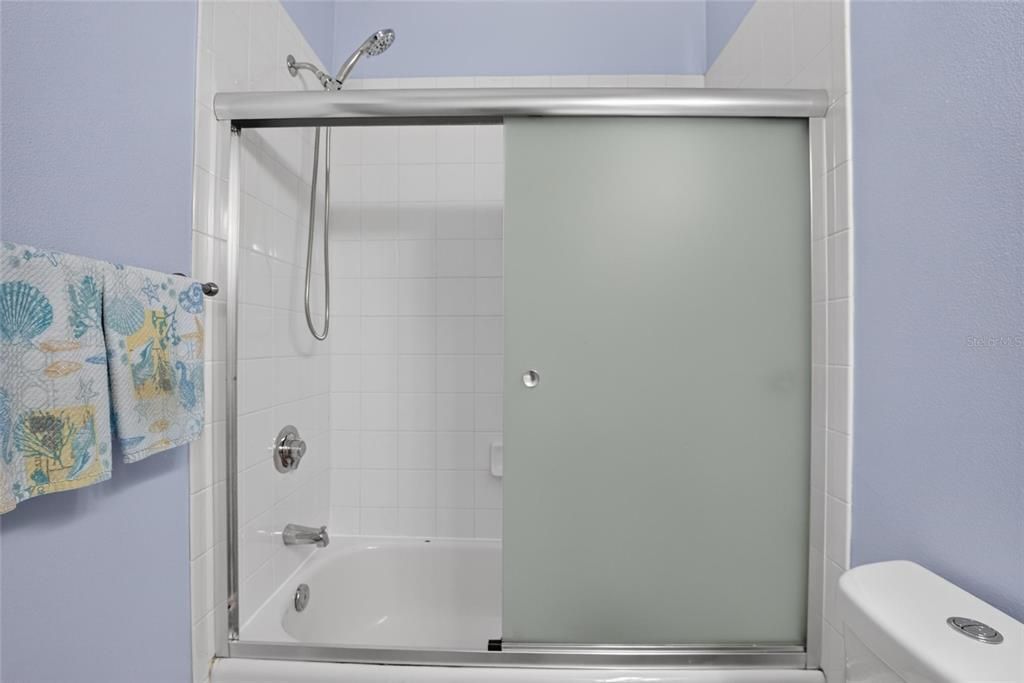 For Sale: $200,000 (2 beds, 2 baths, 1360 Square Feet)