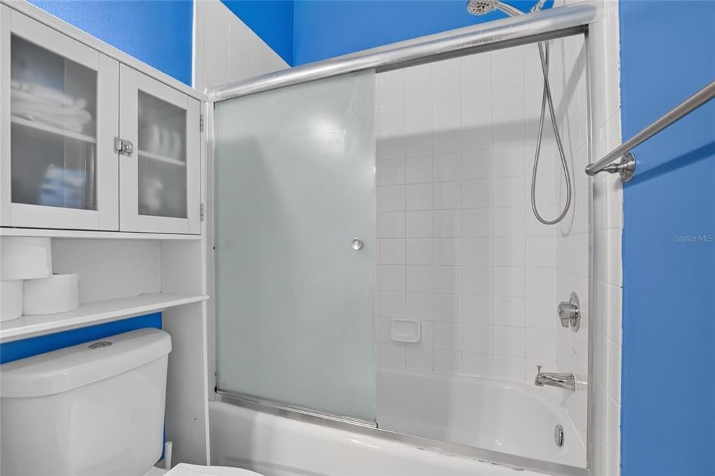 For Sale: $200,000 (2 beds, 2 baths, 1360 Square Feet)