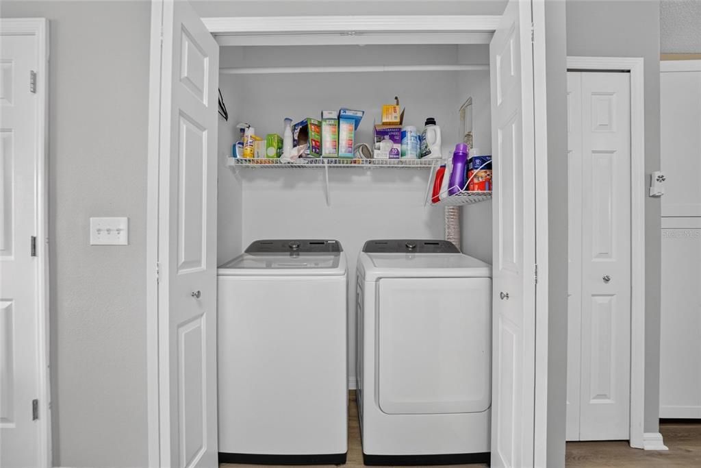 For Sale: $200,000 (2 beds, 2 baths, 1360 Square Feet)