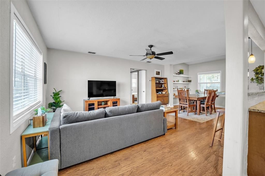 For Rent: $2,600 (3 beds, 2 baths, 1400 Square Feet)