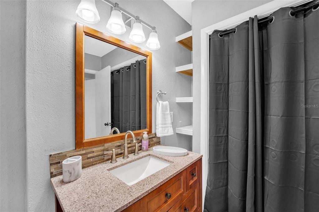 For Rent: $2,600 (3 beds, 2 baths, 1400 Square Feet)