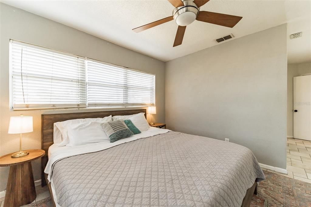 For Rent: $2,600 (3 beds, 2 baths, 1400 Square Feet)