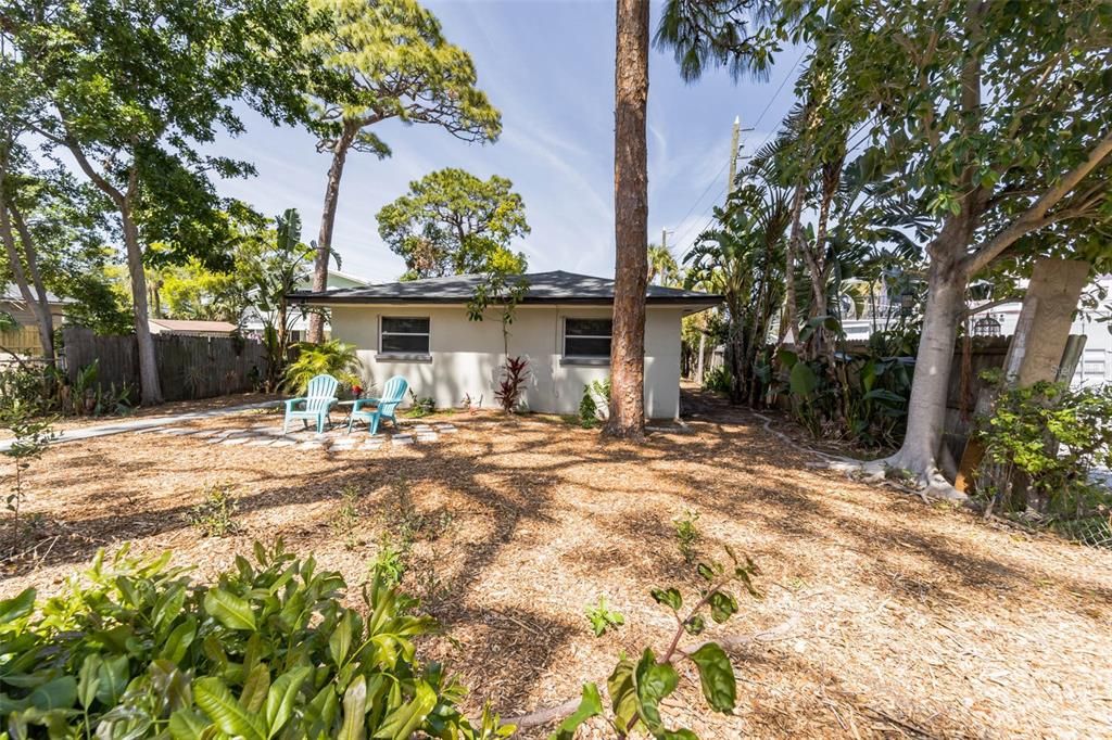 For Rent: $2,600 (3 beds, 2 baths, 1400 Square Feet)