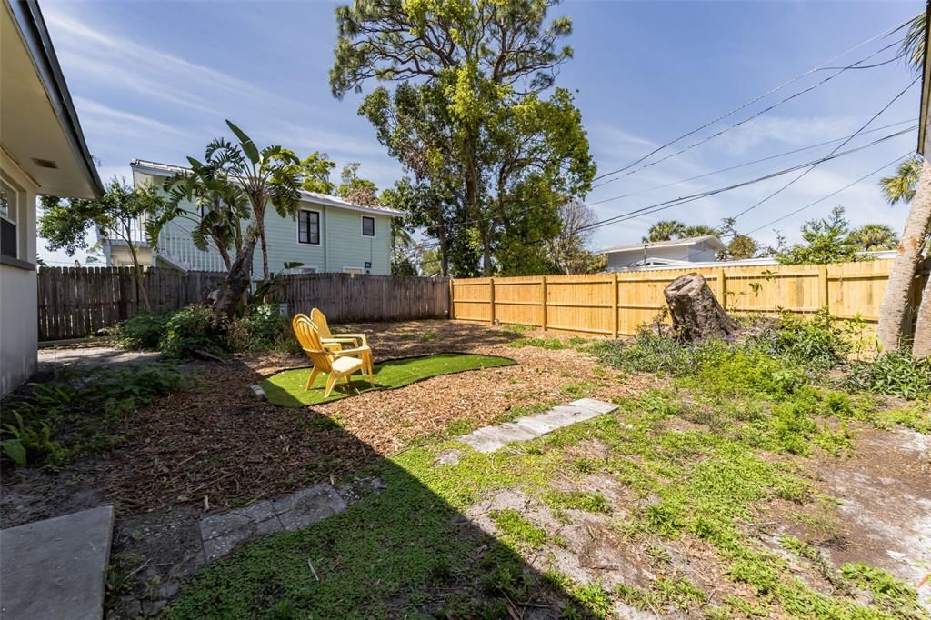 For Rent: $2,600 (3 beds, 2 baths, 1400 Square Feet)