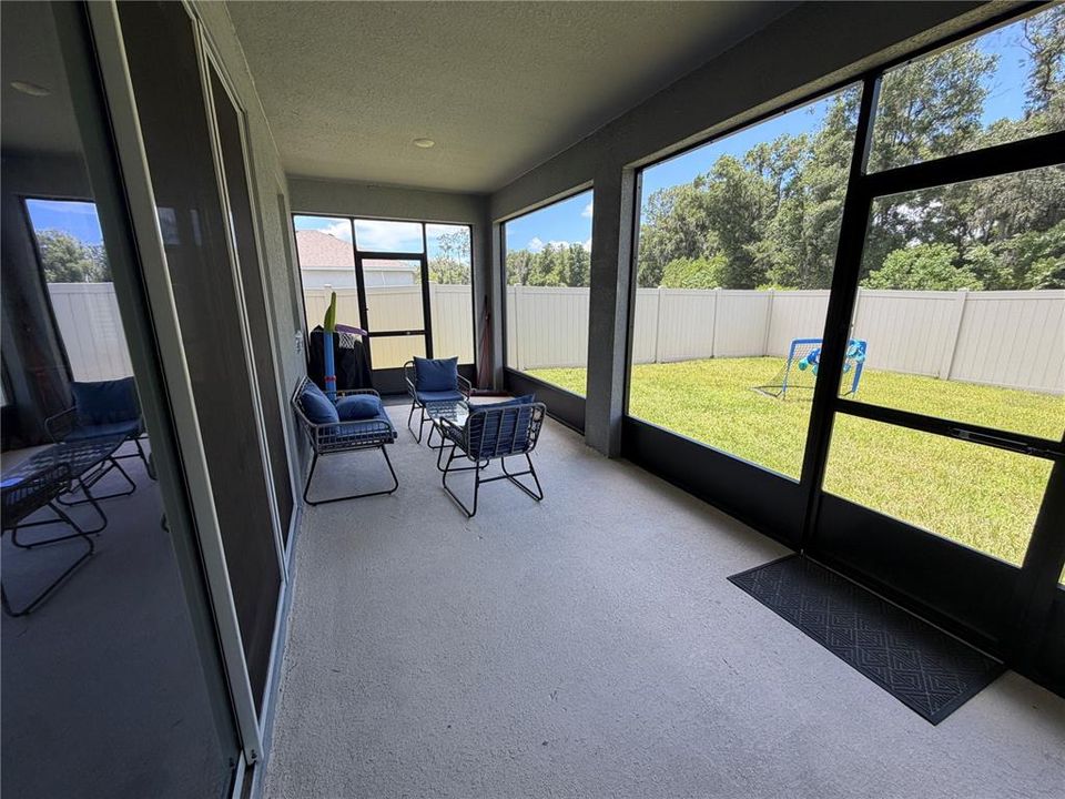 For Rent: $2,695 (4 beds, 2 baths, 2035 Square Feet)