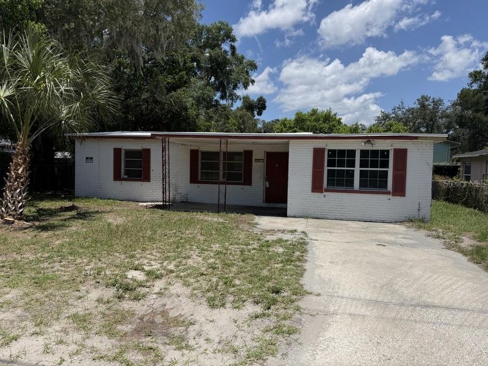 For Sale: $229,900 (3 beds, 1 baths, 1060 Square Feet)