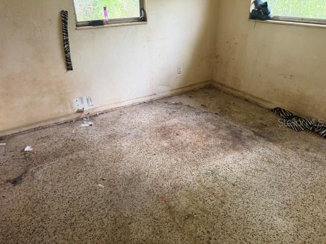 For Sale: $229,900 (3 beds, 1 baths, 1060 Square Feet)
