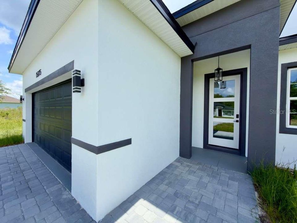 For Sale: $335,000 (4 beds, 3 baths, 1896 Square Feet)